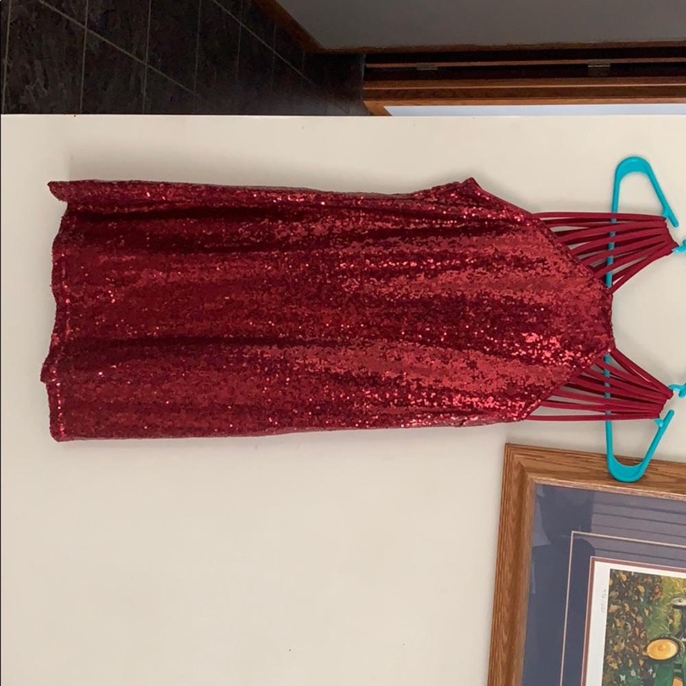 Red sequence dress - Picture 2 of 5
